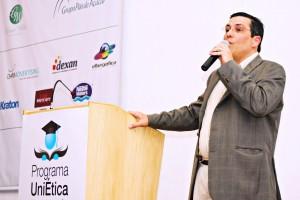 Interview with Douglas Linares Flinto
